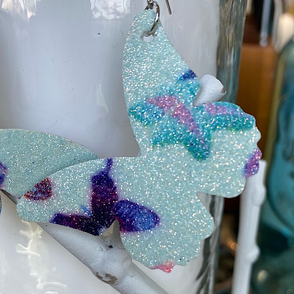 Blue/Teal Butterfly
with Color bit of Sparkle - Picture 5 of 7